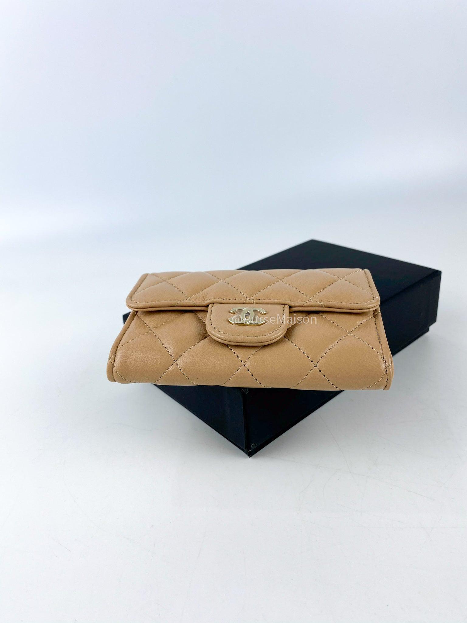 REVIEW CHANEL CLASSIC CARD HOLDER  ALONGWALKER